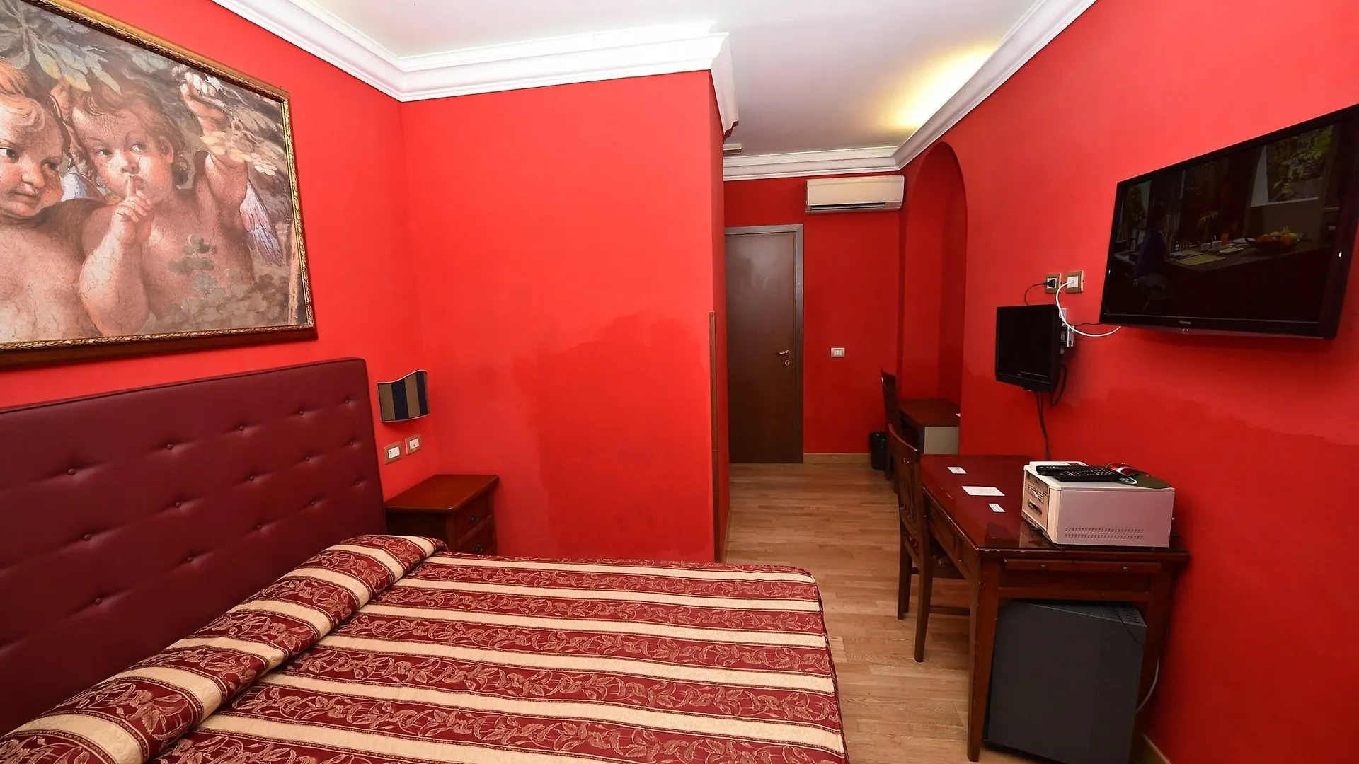 Hotel Augustus Roma 0*,  İtalya